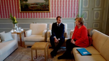 Меркел и Макрон постигнаха споразумение за подсилването на еврозоната