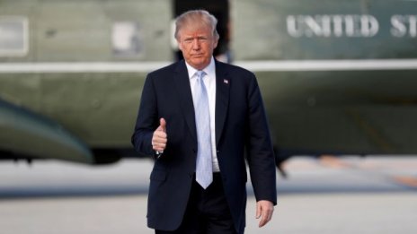 Двата имиграционни законопроекта на републиканците получиха одобрението на Тръмп