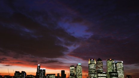 Банки вече чертаят преместването на операции извън Великобритания