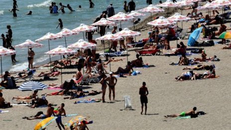 На всички плажове ще има табели с правата на туристите