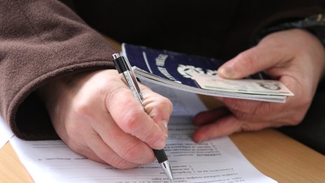 Евростат: Безработицата в България пада до 3,9% 