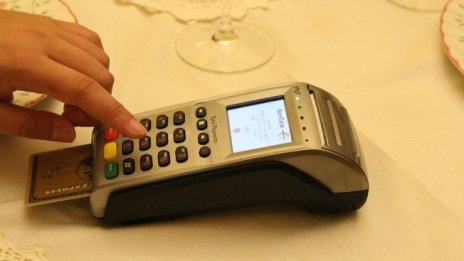 65% от българите се доверяват на трансакциите с карта в чужбина