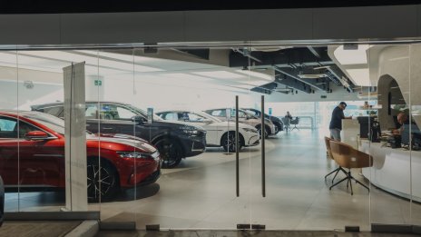 BYD може да измести Tesla като лидер при електромобилите през четвъртото тримесечие