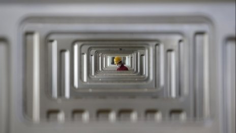 Евродепутати искат ревизия на схемата Синя карта