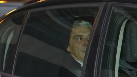 Бившият португалски премиер Сократеш остава в ареста