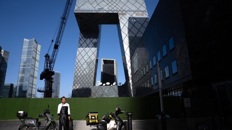 Дефлацията в китайските фабрики отслабва, но не достатъчно