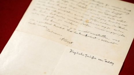 Писмо на Айнщайн беше продадено на анонимен купувач за 32 хил. долара