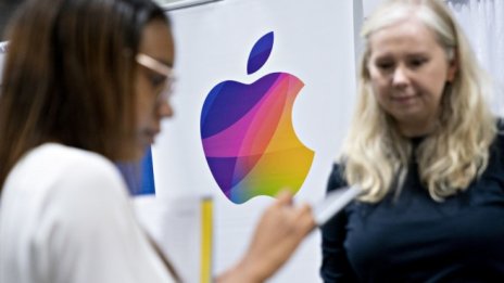 Apple отпадна от клуба „1 трлн. долара“
