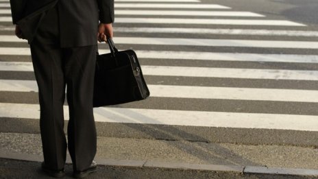 ЕС одобри "черен" списък със 17 данъчни убежища