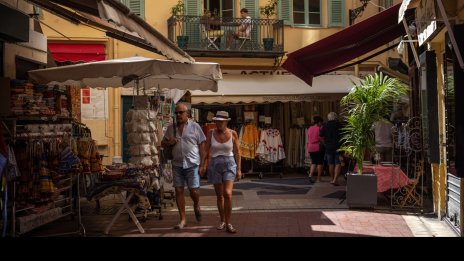 Големите икономики в Европа вече не могат да разчитат на силните сектори на услугите си 