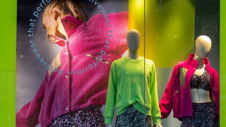 Marks & Spencer повиши перспективите си на фона на силна търговия