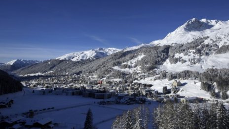 Бизнес лидерите трябва да играят по-стойностна политическа роля