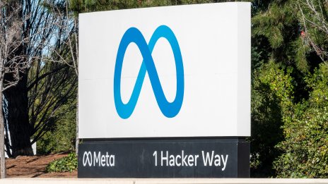 Meta преструктурира AI групата си в опит да постигне суперинтелект