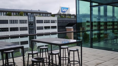 SAP надмина многократно завишените си годишни цели