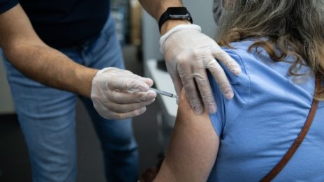 САЩ скоро може да предлагат 3-та доза срещу Covid	