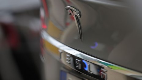 Акциите на Tesla поскъпнаха със 112% от началото на 2020 г.