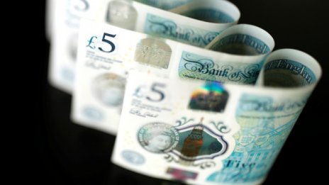Скептиците за паунда стават оптимисти? 