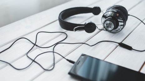 Amazon иска хората да плащат за подкастове