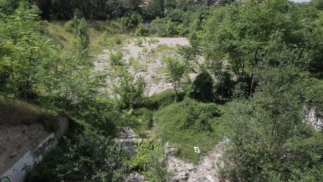 Столичната община иска да си върне стадион "Юнак"