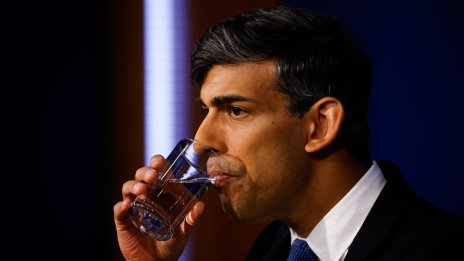 Могат ли торите да върнат на релсите своя проблемен партиен влак?