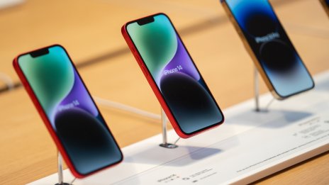 Corning предупреждава за 14% спад на пазара на смартфони