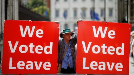 И вот на недоверие срещу Джонсън няма да предотврати твърд Brexit