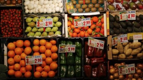 Агроминистерството ще преговаря с търговците за продажба на повече български плодове и зеленчуци