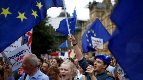 Малко британци подкрепят блокирането на парламента преди Brexit
