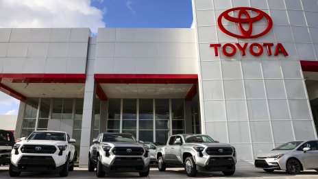 Положителната корекция на прогнозата на Toyota за годишната печалба не задоволи анализаторите