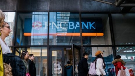 Надеждите за коронавирусна ваксина възстановяват сливанията и придобиванията