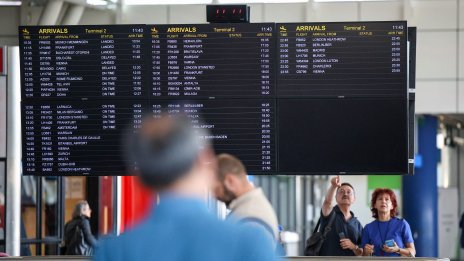 Над 50% от българите виждат полза в пълен Шенген, но без прием на бежанци