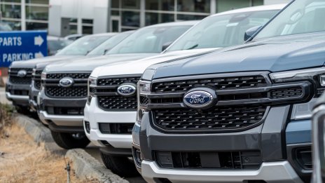 Ford е поредният автопроизводител, който отчита спадащ ръст на продажбите в САЩ