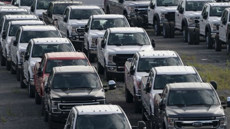 Ford отчита спад на октомврийските продажби в САЩ, воден от отлива при пикапите