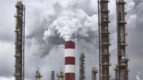 Най-богатият 1% от хората отделя два пъти повече емисии от по-бедната половина