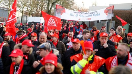 Държавният сектор в Германия настоява за повишение на заплатите с 6%