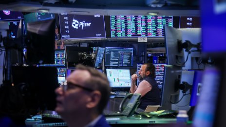 Wall Street отваря колебливо с надеждите за край на войната в Близкия изток*
