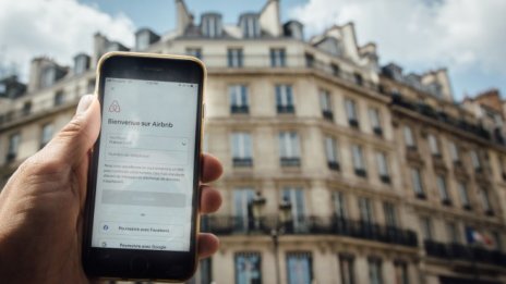 Airbnb възражда плановете си за IPO по необичаен начин