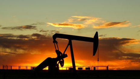Цените на петрола нарастват след решението на ОПЕК+ за увеличение на добива*