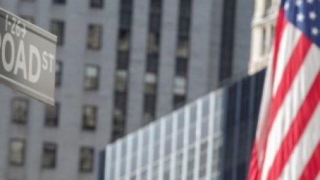 Спадове при технологичните гиганти тласнаха надолу S&P 500 за първи път от 8 дни