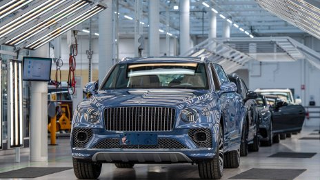 Bentley отчете рекордни продажби за 2022 г. въпреки спада на търсенето в Китай