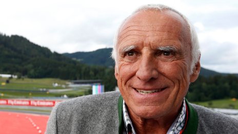 Red Bull раздели управлението между няколко души след смъртта на съоснователя си