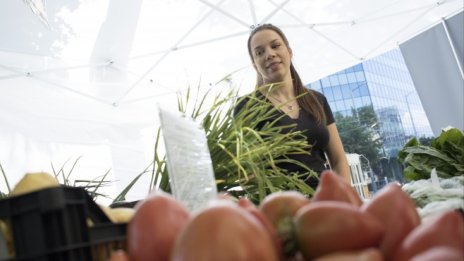 Земеделци очакват фермерският пазар пред агроминистерството да стане постоянен