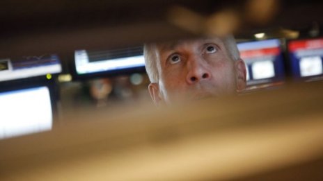 Dow Jones се понижи със 112 пункта