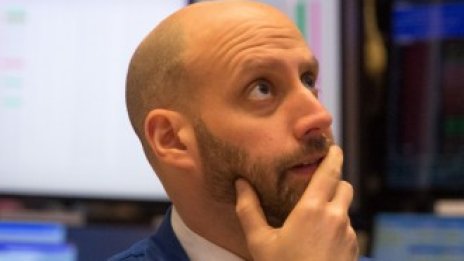 S&P 500 не можа да задържи рекордния си връх заради безпокойство за ваксините