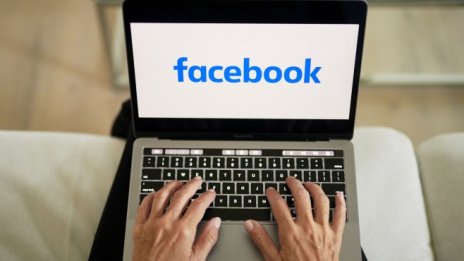 САЩ съдят Facebook заради дискриминация на американски работници