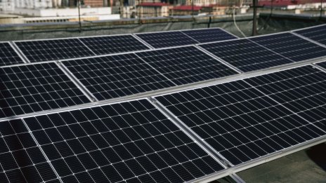 "АмонРа Енерджи" строи база в Шумен, преговаря за придобиване в Румъния