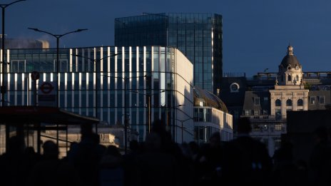 Принудителни продажби очакват задлъжнелите имотни пазари в света