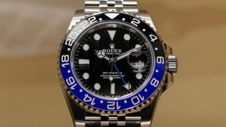 Watches of Switzerland: Добре запасени сме за празничния период