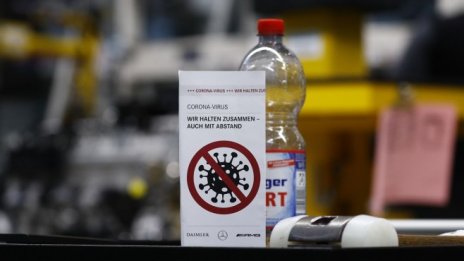 Омикрон вариантът на Covid се разпространява три пъти по-бързо