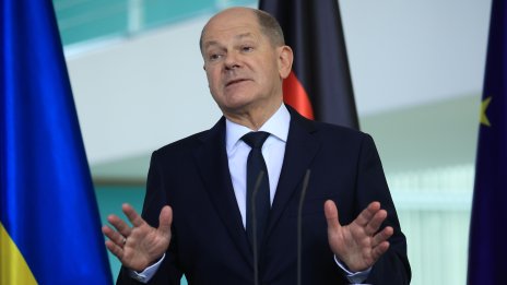 Как Олаф Шолц се превърна в най-добрата фигура на шахматната дъска на Путин